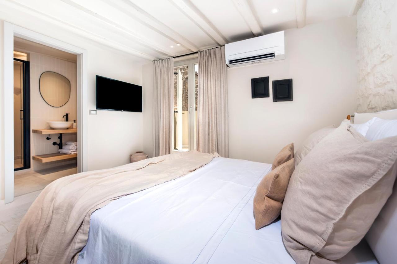 Calnova Suites Ровинь Экстерьер фото