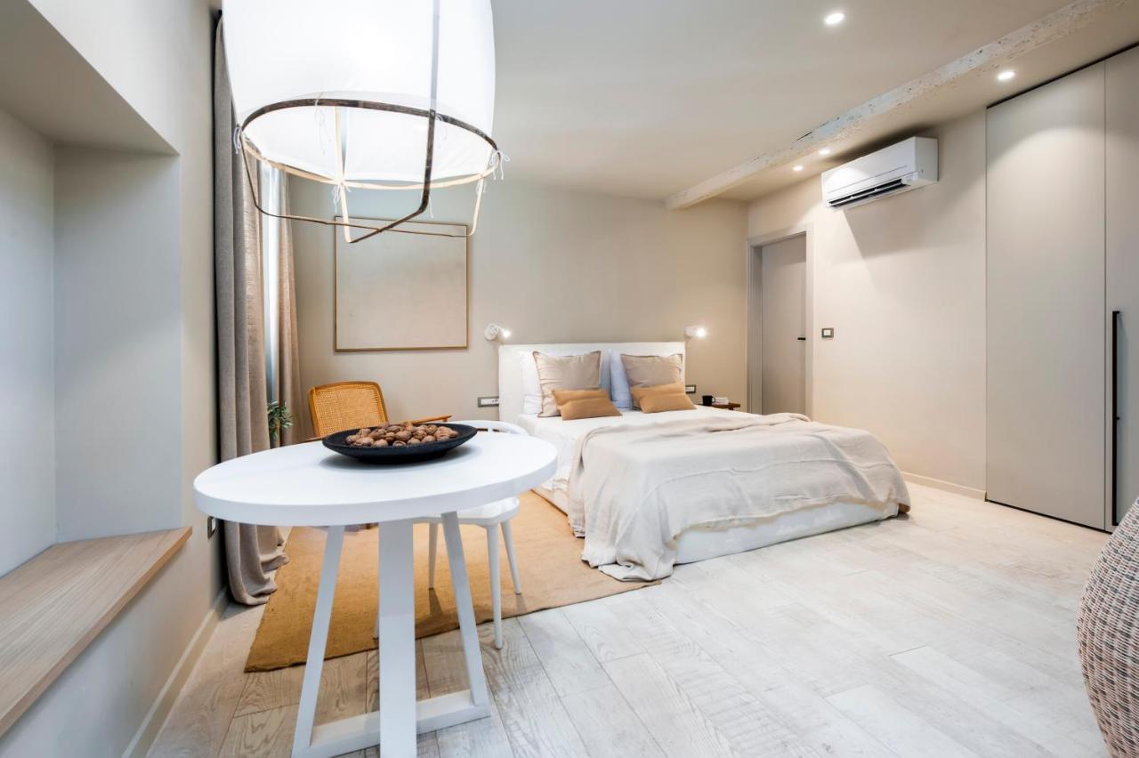 Calnova Suites Ровинь Экстерьер фото